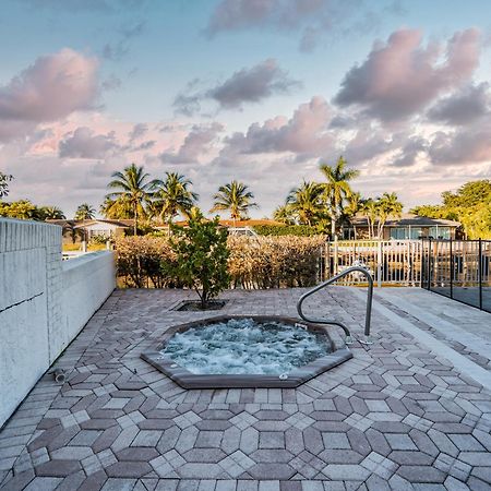 Waterfront Villa Heated Pool Spa Walk To Beach Fort Lauderdale Exterior photo