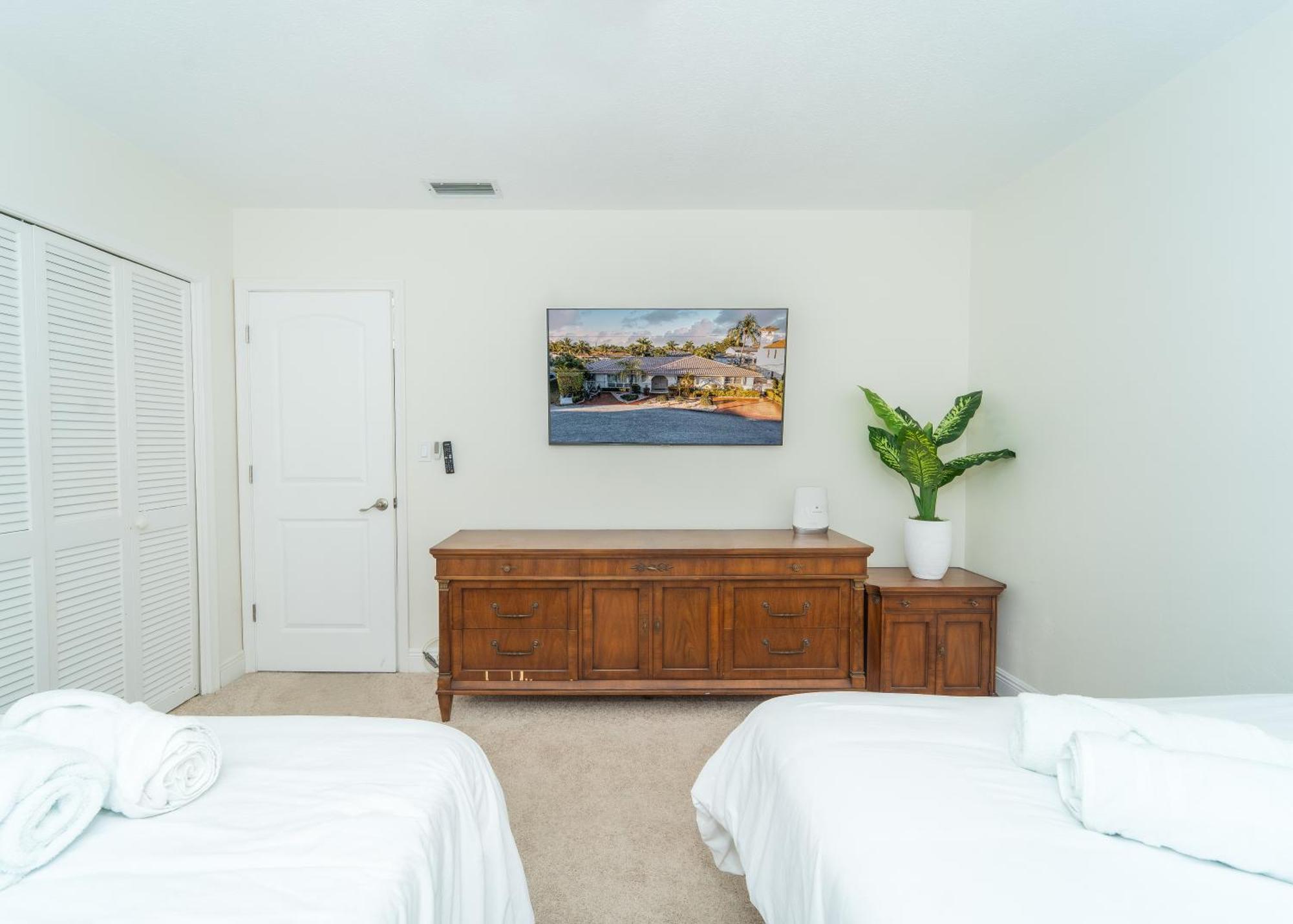 Waterfront Villa Heated Pool Spa Walk To Beach Fort Lauderdale Exterior photo