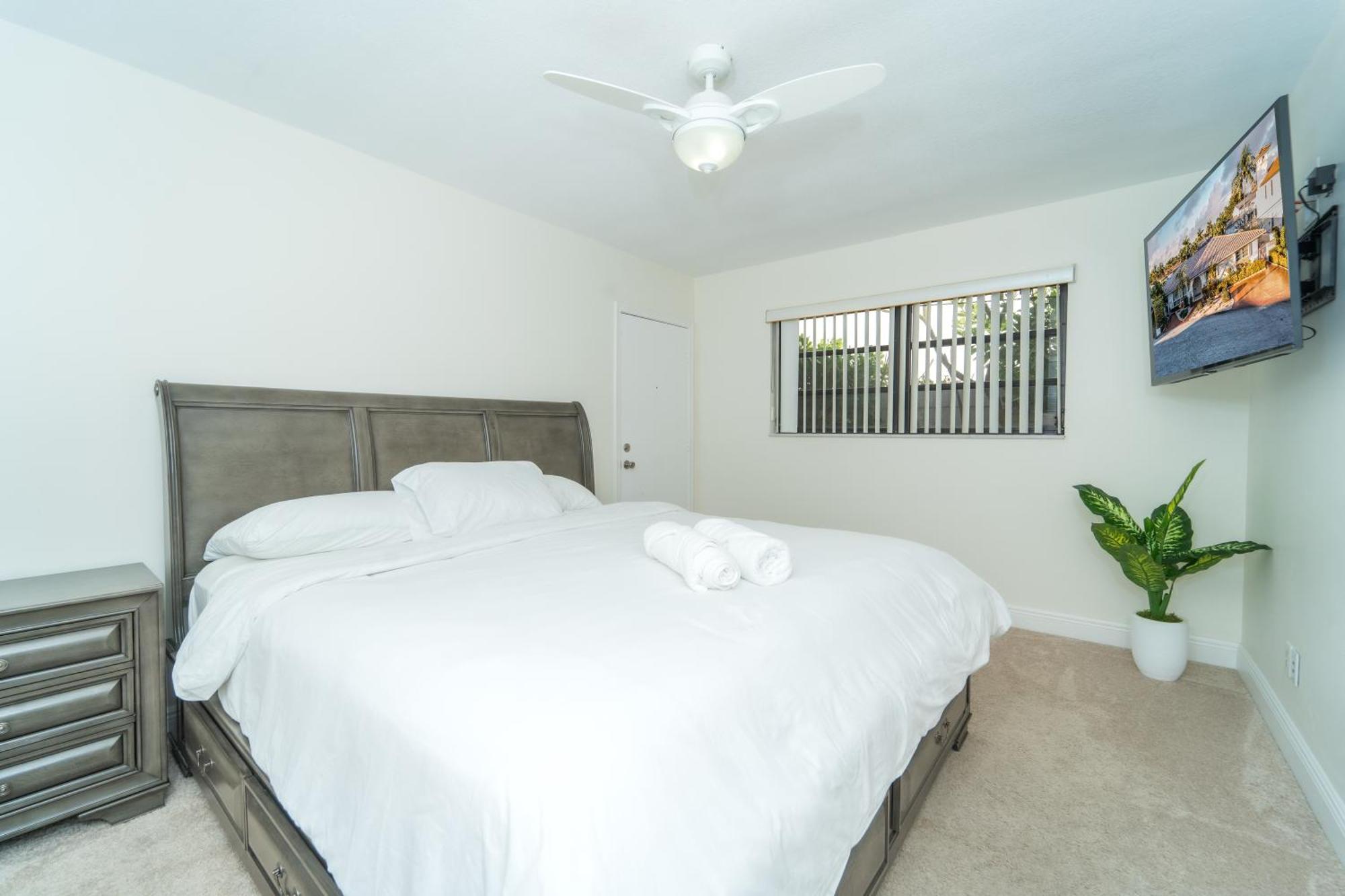 Waterfront Villa Heated Pool Spa Walk To Beach Fort Lauderdale Exterior photo